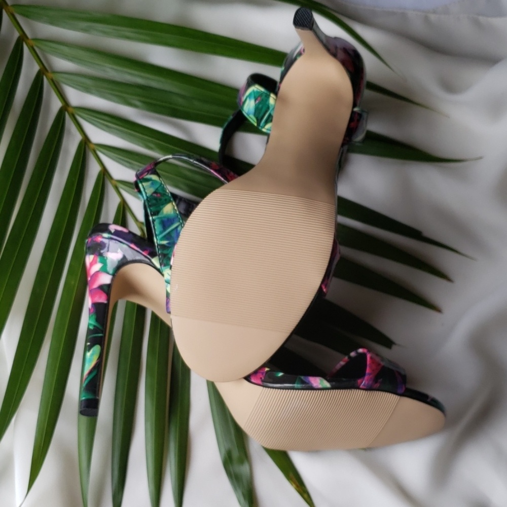 Last One WOMEN’S MADDEN GIRL LA LA HEELS - Picture 4 of 5